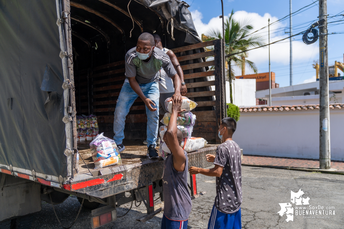 La Fundación Telefónica Movistar entregó donación de mercados y kits de bioseguridad a la Alcaldía Distrital de Buenaventura