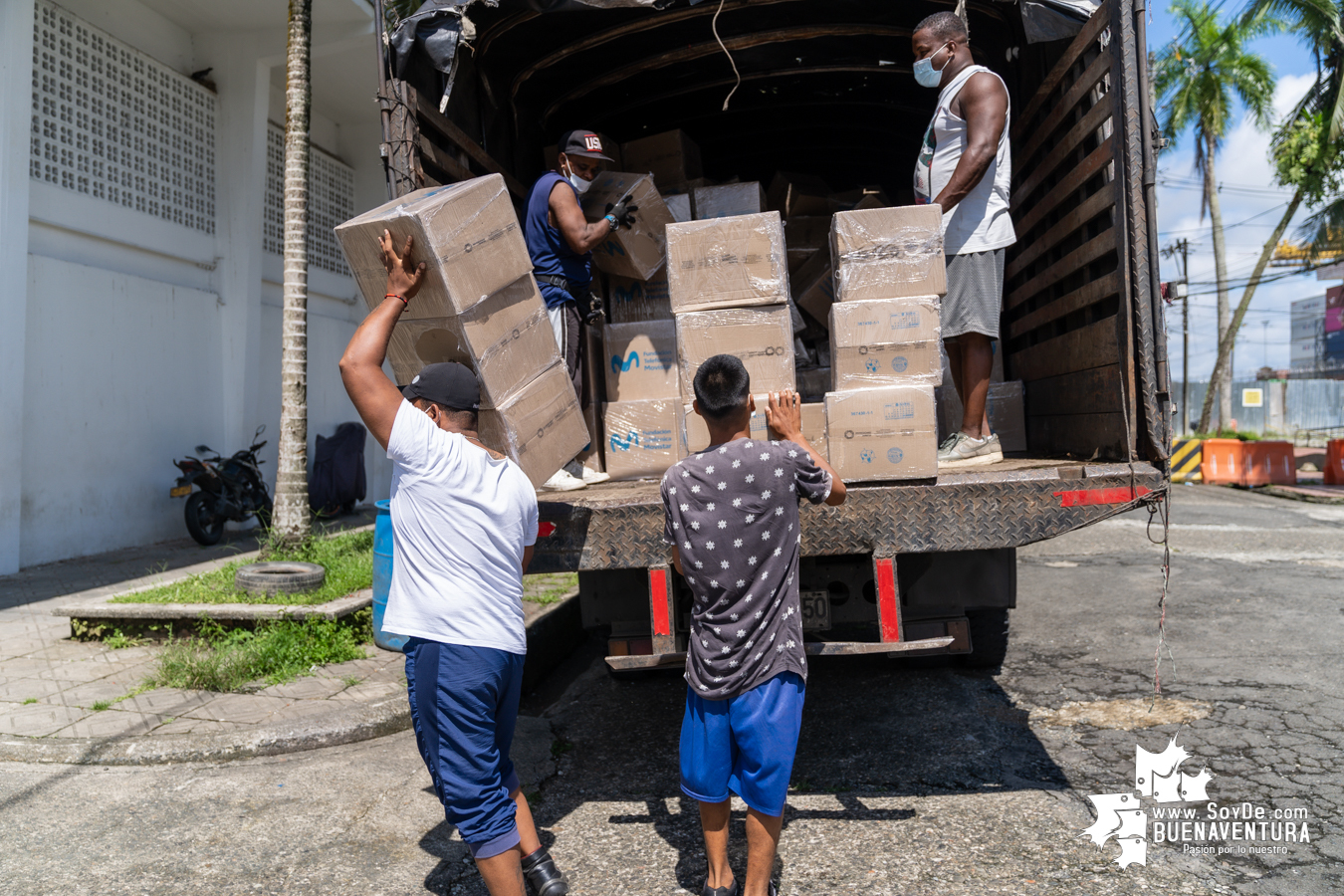 La Fundación Telefónica Movistar entregó donación de mercados y kits de bioseguridad a la Alcaldía Distrital de Buenaventura