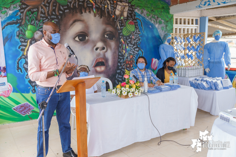 Mujeres víctimas del conflicto armado entregaron tapabocas, sábanas y elementos de bioseguridad para puestos de salud en Buenaventura 