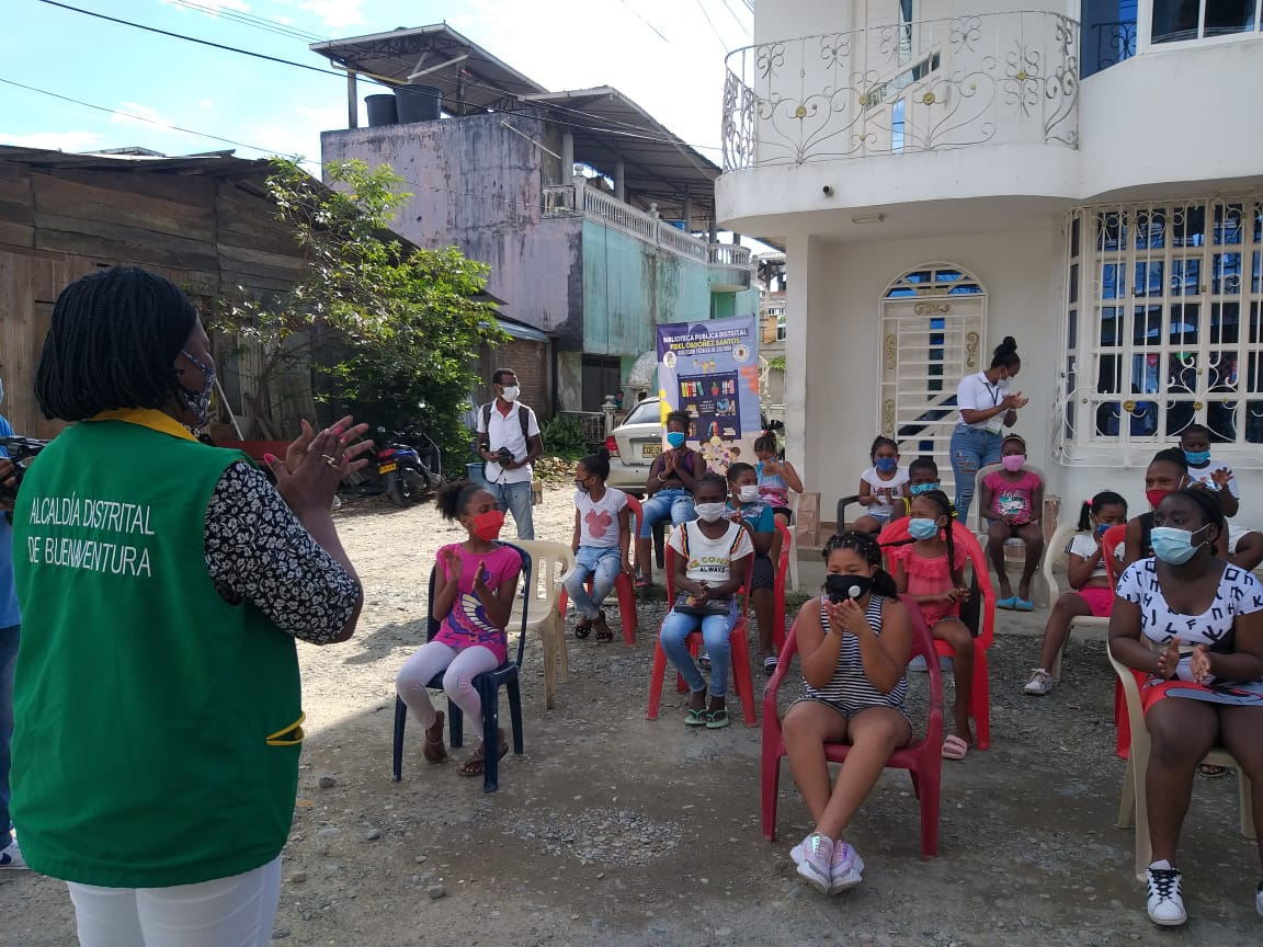 La Alcaldía Distrital de Buenaventura promueve el tejido social a través de la campaña "Biblioteca al Barrio"