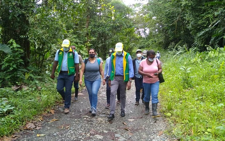 El alcalde Distrital, Víctor Vidal, busca terminar la construcción de sendero ecológico a “La Ventiadora” en San Cipriano