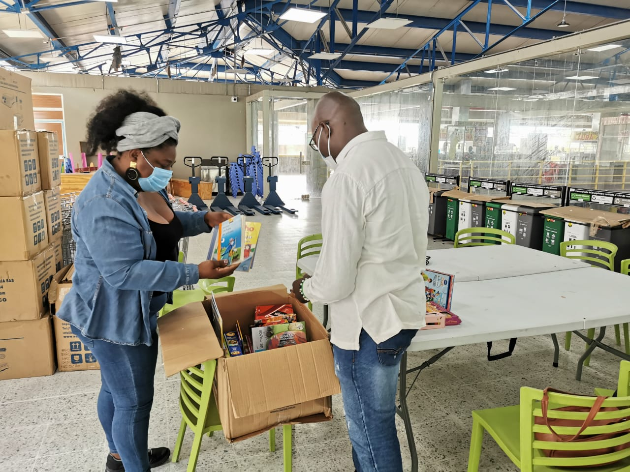 La galería José Hilario López de Pueblo Nuevo recibió donación de objetos didácticos para su biblioteca