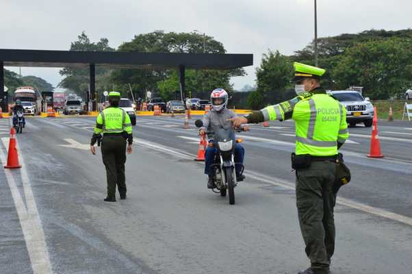 Cumplimiento general, pero también más de mil sancionados deja el toque de queda continúo en 40 municipios del Valle del Cauca 