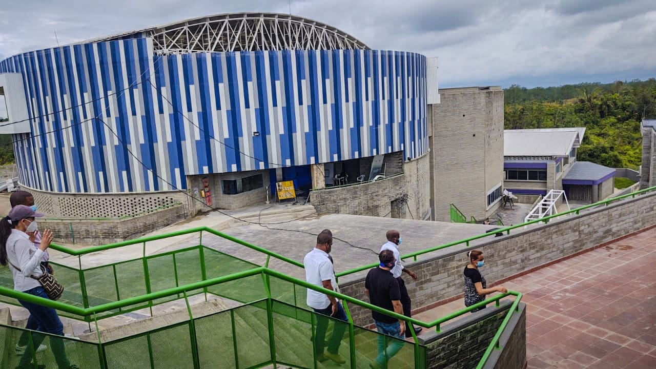 La Administración Distrital de Buenaventura recibió del Ministerio de Educación la primera fase de obras del megacolegio San Antonio