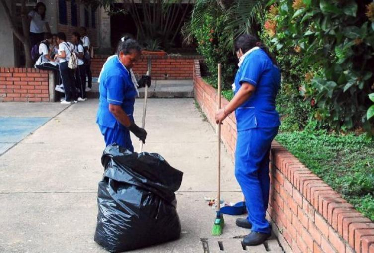 Personal de la Empresa Servicol SAS se encargará de prestar el servicio de aseo en las instituciones educativas oficiales de Buenaventura