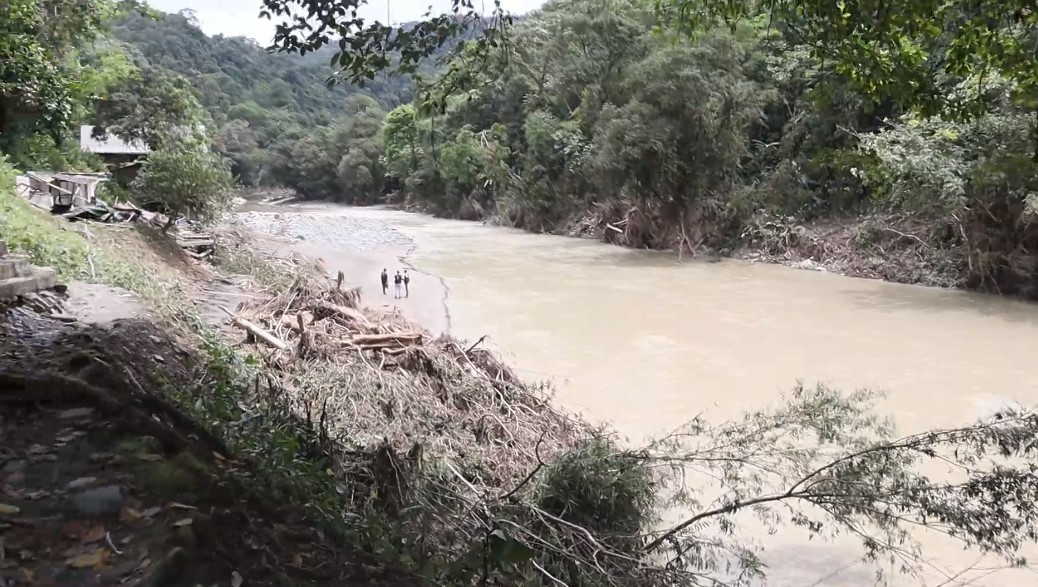 Familias afectadas por creciente del río en Aguaclara recibieron ayudas humanitarias