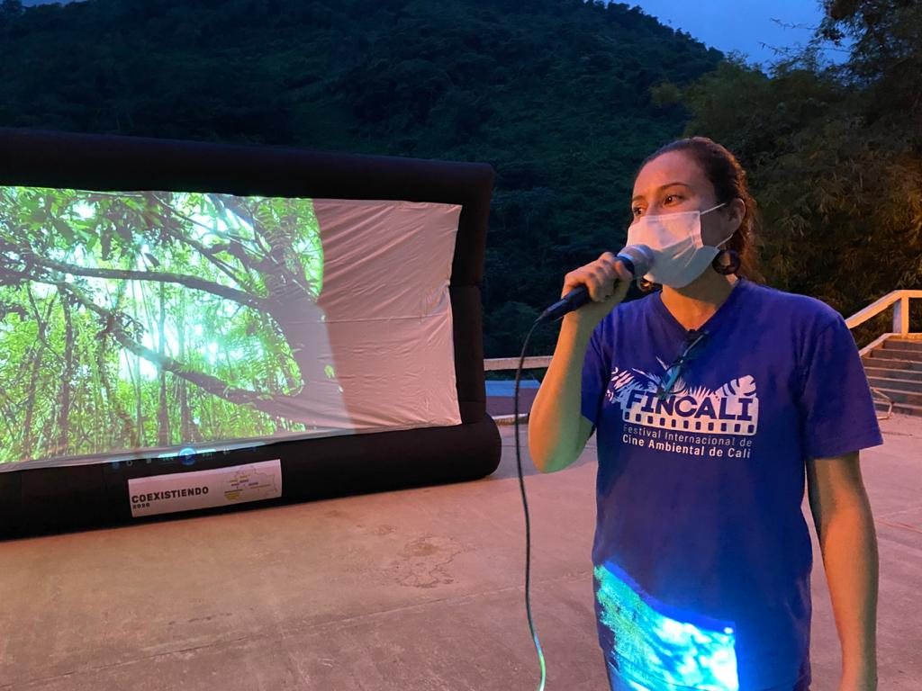 La CVC realizó actividades de concientización sobre el buen uso del agua con cine bajo las estrellas