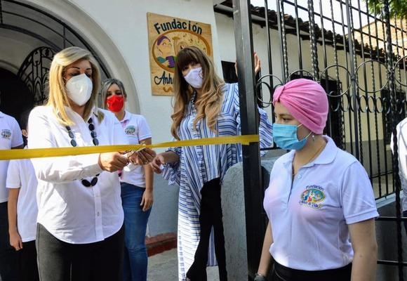 La casa ‘Niños Invencibles’, que se convertirá en aula de estudio para los niños con cáncer, fue inaugurada por la Gobernadora del Valle  