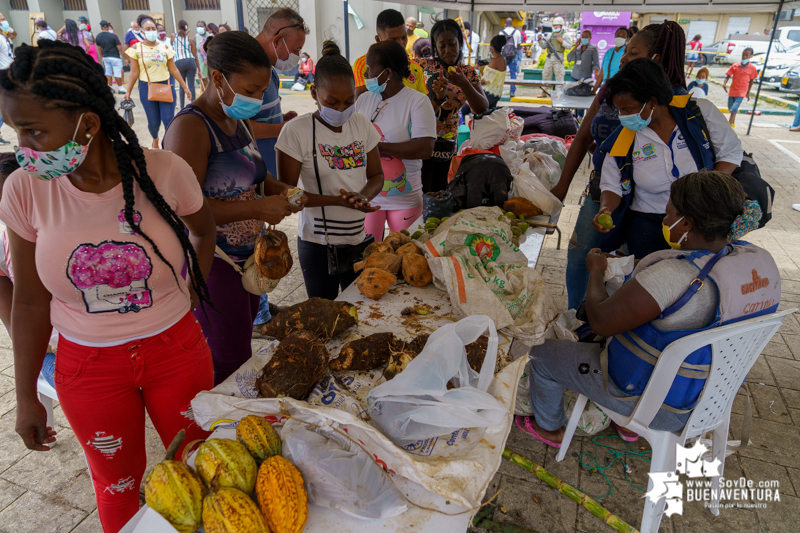 Superando todas las expectativas se realizó el Mercado Popular Campesino en Buenaventura