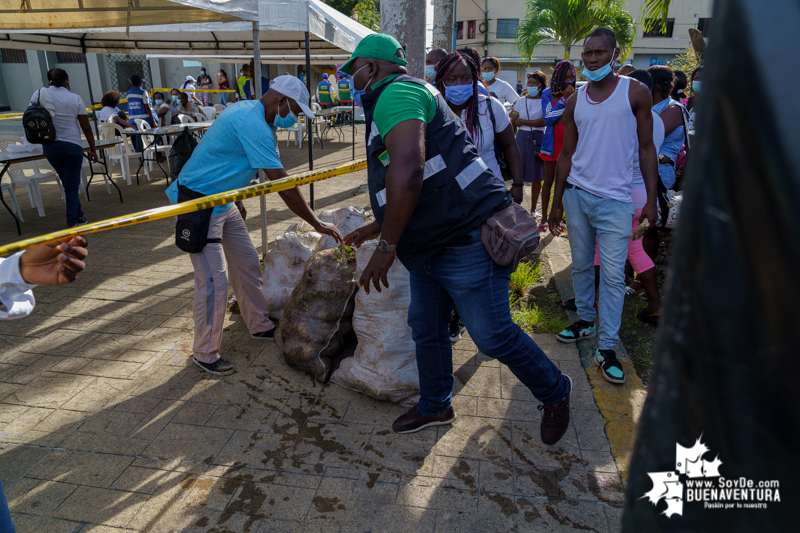 Superando todas las expectativas se realizó el Mercado Popular Campesino en Buenaventura