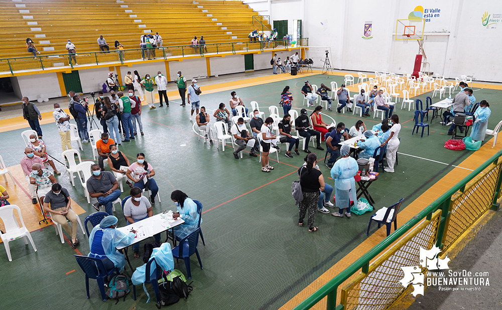 El Hospital Luis Ablanque de la Plata fortalece equipo de vacunación contra la COVID-19 en Buenaventura para la atención en los nuevos megacentros