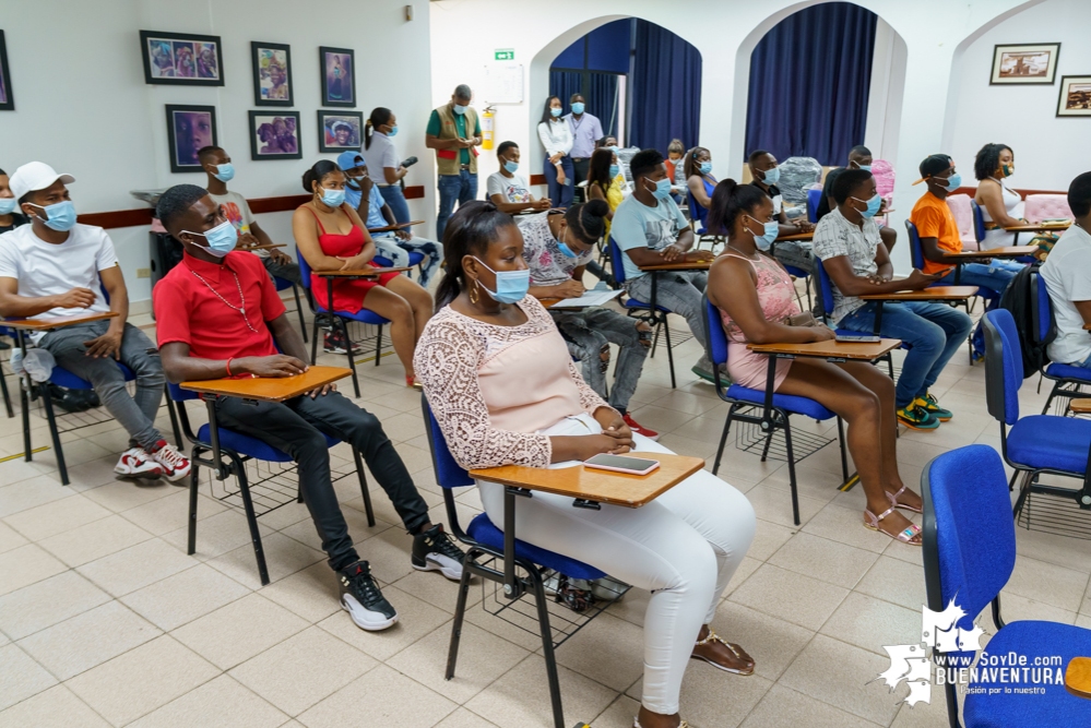 Se certificaron 20 emprendedores del sector Peluquero y Barbero del programa Jóvenes Resilientes en el Distrito de Buenaventura