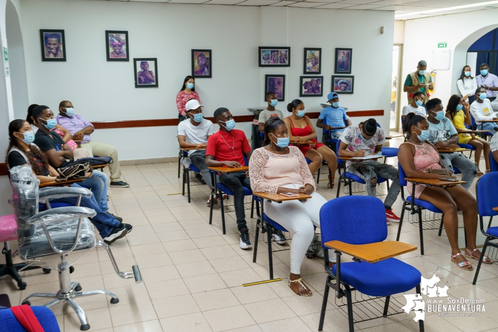 Se certificaron 20 emprendedores del sector Peluquero y Barbero del programa Jóvenes Resilientes en el Distrito de Buenaventura