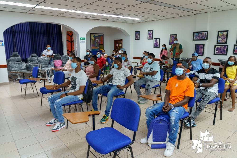 Se certificaron 20 emprendedores del sector Peluquero y Barbero del programa Jóvenes Resilientes en el Distrito de Buenaventura