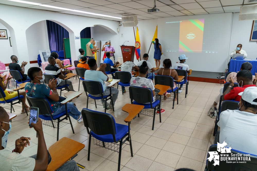 Se certificaron 20 emprendedores del sector Peluquero y Barbero del programa Jóvenes Resilientes en el Distrito de Buenaventura