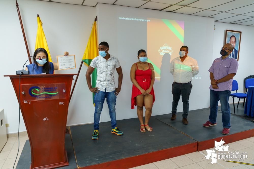 Se certificaron 20 emprendedores del sector Peluquero y Barbero del programa Jóvenes Resilientes en el Distrito de Buenaventura