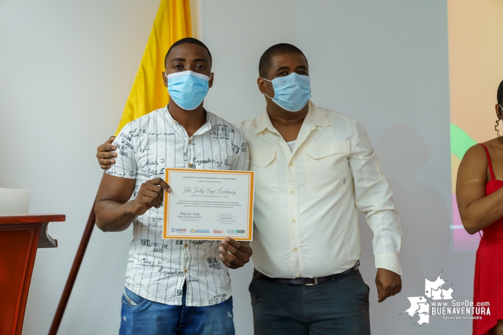 Se certificaron 20 emprendedores del sector Peluquero y Barbero del programa Jóvenes Resilientes en el Distrito de Buenaventura