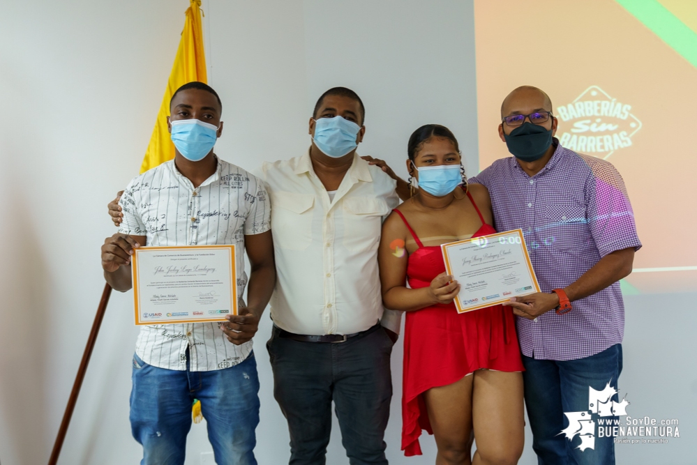 Se certificaron 20 emprendedores del sector Peluquero y Barbero del programa Jóvenes Resilientes en el Distrito de Buenaventura