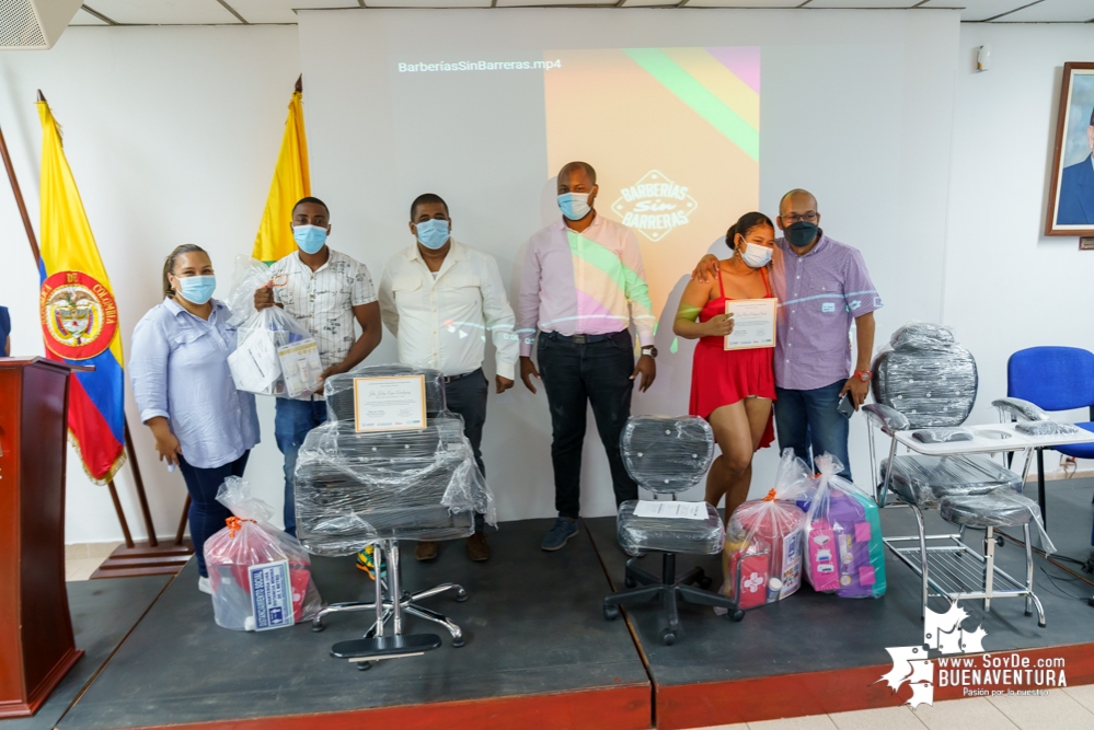 Se certificaron 20 emprendedores del sector Peluquero y Barbero del programa Jóvenes Resilientes en el Distrito de Buenaventura