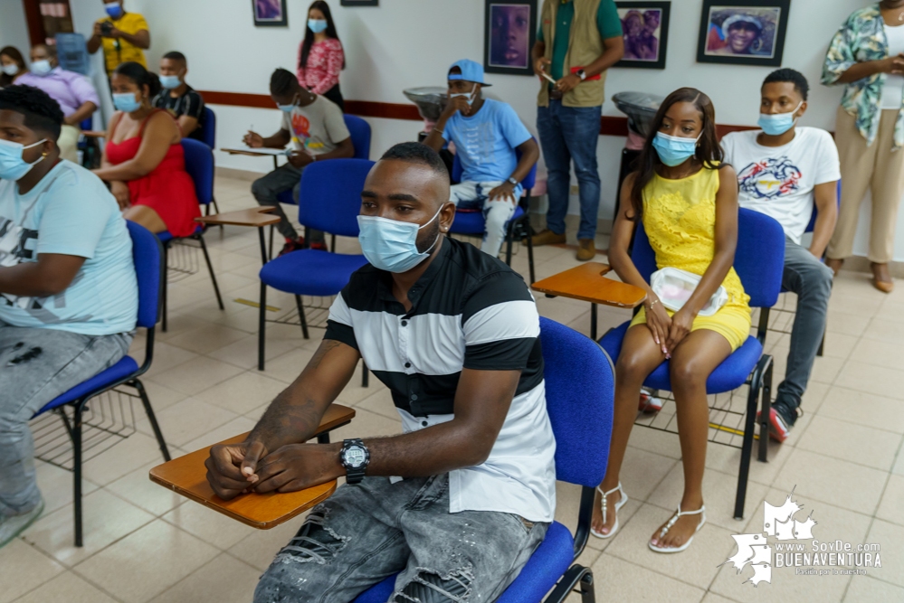 Se certificaron 20 emprendedores del sector Peluquero y Barbero del programa Jóvenes Resilientes en el Distrito de Buenaventura