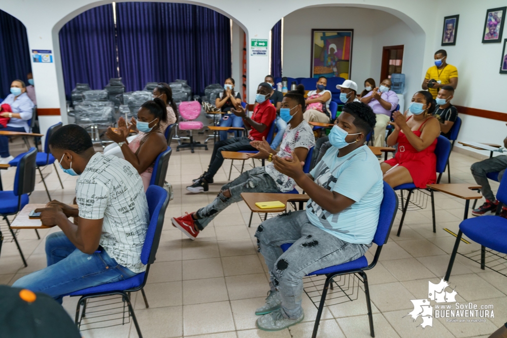 Se certificaron 20 emprendedores del sector Peluquero y Barbero del programa Jóvenes Resilientes en el Distrito de Buenaventura