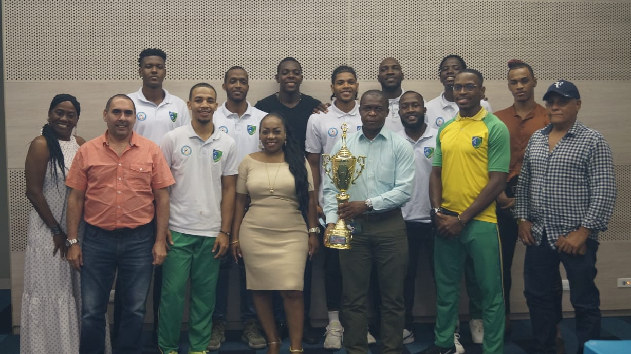 Equipo de baloncesto de la Unipacífico ganó torneo élite en Pereira y recibió reconocimiento por las directivas de la institución