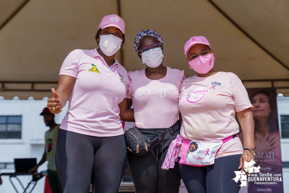 Con rumbaterapia se realizó en Buenaventura el Domingo Rosa para conmemorar el Día Mundial de la Lucha contra el cáncer de seno 