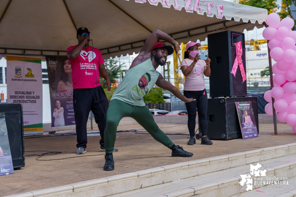 Con rumbaterapia se realizó en Buenaventura el Domingo Rosa para conmemorar el Día Mundial de la Lucha contra el cáncer de seno 