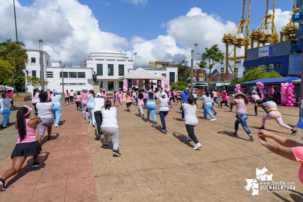 Con rumbaterapia se realizó en Buenaventura el Domingo Rosa para conmemorar el Día Mundial de la Lucha contra el cáncer de seno 