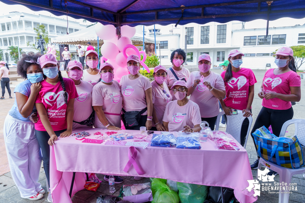 Con rumbaterapia se realizó en Buenaventura el Domingo Rosa para conmemorar el Día Mundial de la Lucha contra el cáncer de seno 