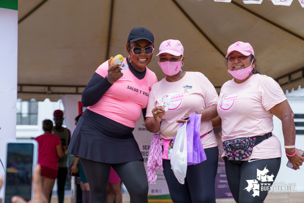 Con rumbaterapia se realizó en Buenaventura el Domingo Rosa para conmemorar el Día Mundial de la Lucha contra el cáncer de seno 