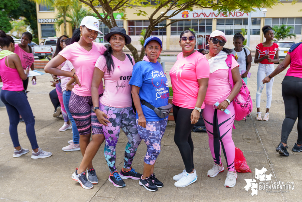 Con rumbaterapia se realizó en Buenaventura el Domingo Rosa para conmemorar el Día Mundial de la Lucha contra el cáncer de seno 