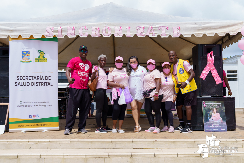 Con rumbaterapia se realizó en Buenaventura el Domingo Rosa para conmemorar el Día Mundial de la Lucha contra el cáncer de seno 