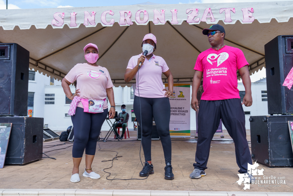 Con rumbaterapia se realizó en Buenaventura el Domingo Rosa para conmemorar el Día Mundial de la Lucha contra el cáncer de seno 