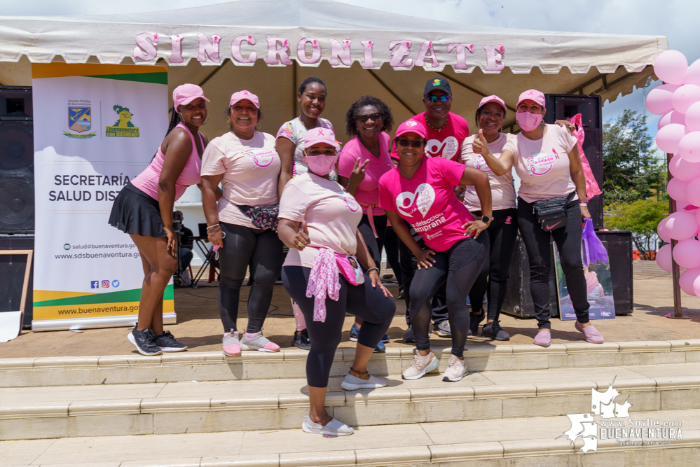 Con rumbaterapia se realizó en Buenaventura el Domingo Rosa para conmemorar el Día Mundial de la Lucha contra el cáncer de seno 