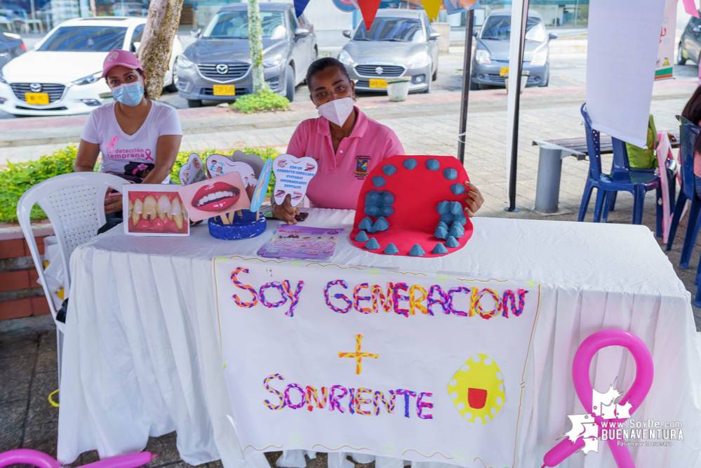 Con rumbaterapia se realizó en Buenaventura el Domingo Rosa para conmemorar el Día Mundial de la Lucha contra el cáncer de seno 