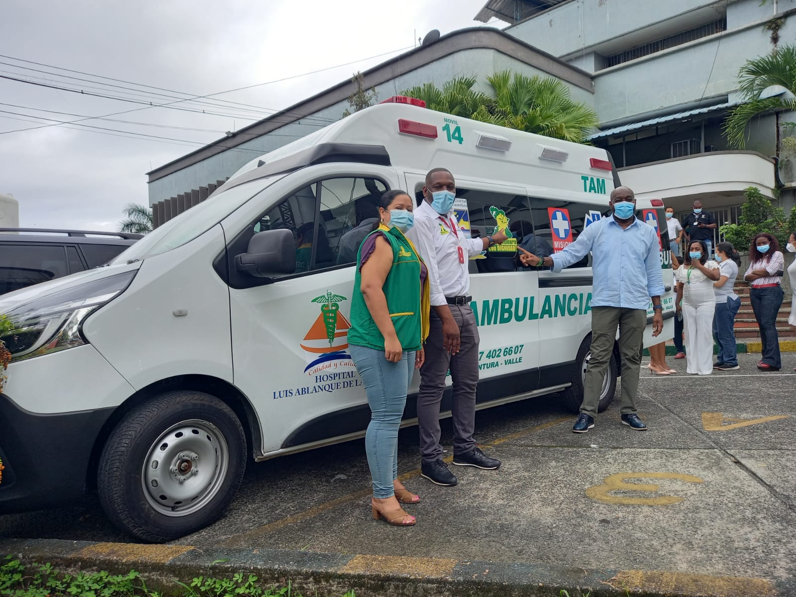 La Alcaldía Distrital de Buenaventura entregó dos ambulancias al Hospital Luis Ablanque de la Plata