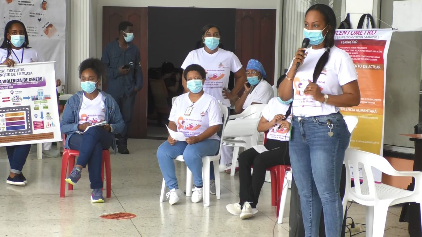 Conociendo historias de víctimas, el Hospital Luis Ablanque de la Plata conmemoró el Día Mundial de la No Violencia Contra la Mujer