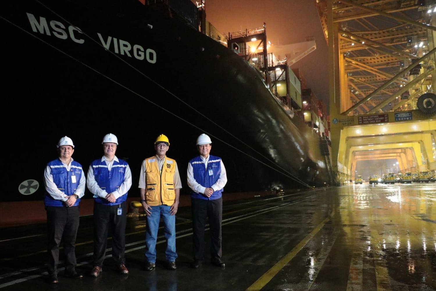 La Sociedad Portuaria Regional de Buenaventura recibe el buque portacontenedores más grande que ha llegado a Colombia
