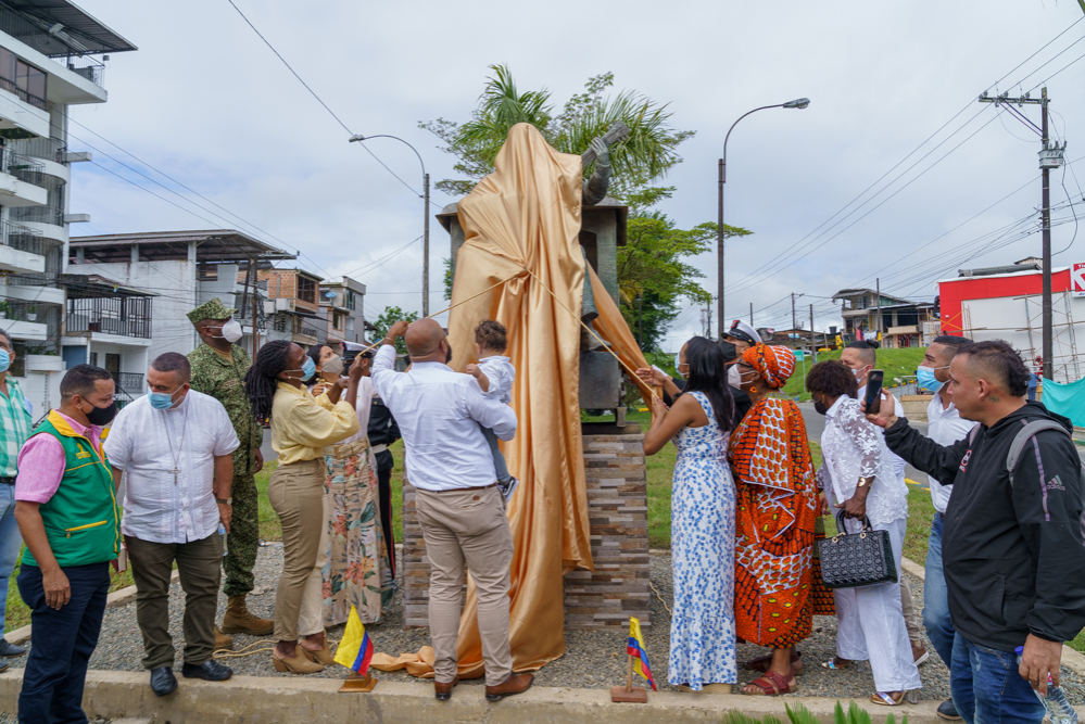 Con la entrega de escultura, Buenaventura saldó deuda histórica con Petronio Álvarez 