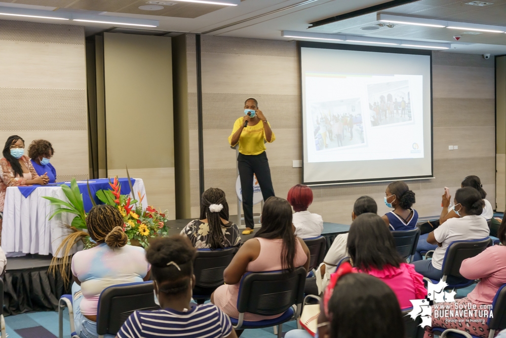 Mujeres microempresarias victimas del conflicto armada en Buenaventura, fortalecieron sus habilidades para el cambio social y empresarial