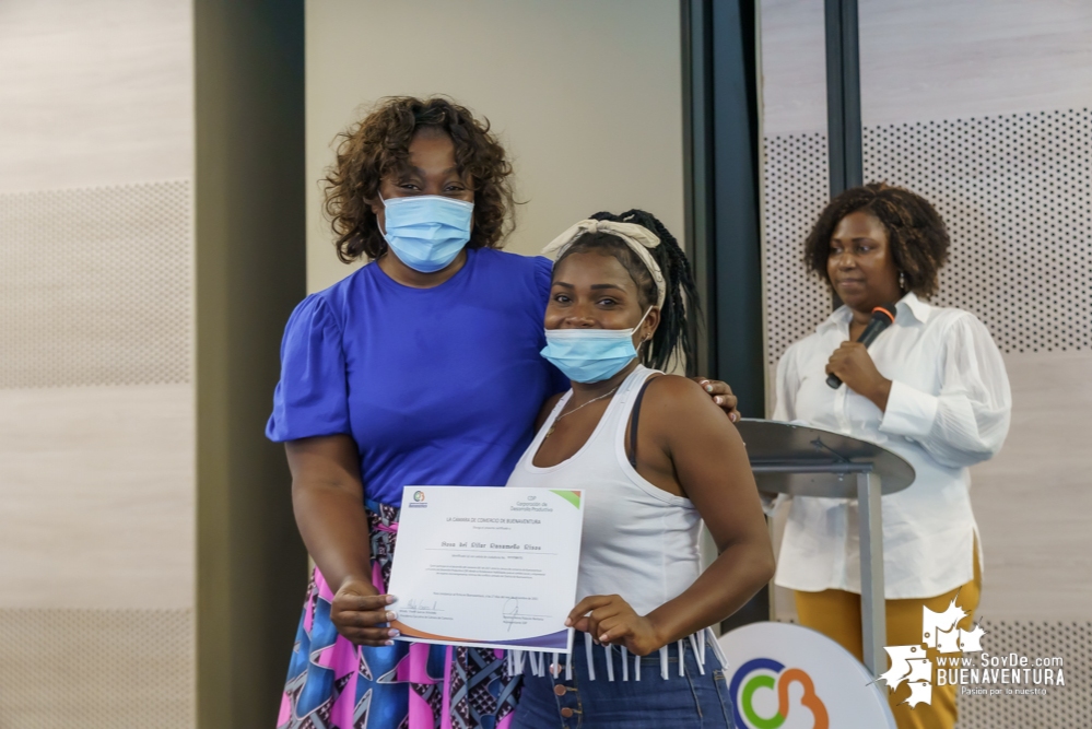 Mujeres microempresarias victimas del conflicto armada en Buenaventura, fortalecieron sus habilidades para el cambio social y empresarial