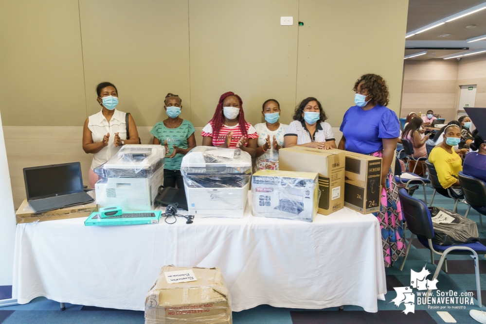 Mujeres microempresarias victimas del conflicto armada en Buenaventura, fortalecieron sus habilidades para el cambio social y empresarial