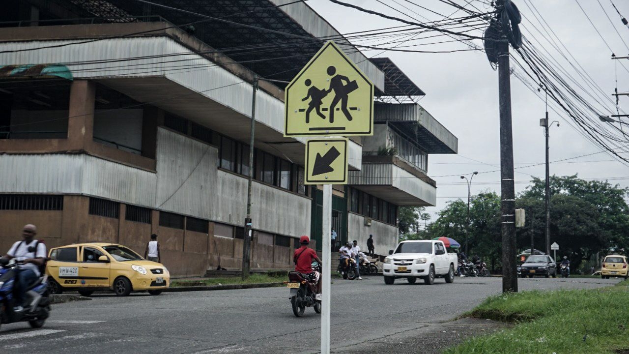 La Secretaría de Tránsito instaló señales verticales en diferentes sectores de Buenaventura