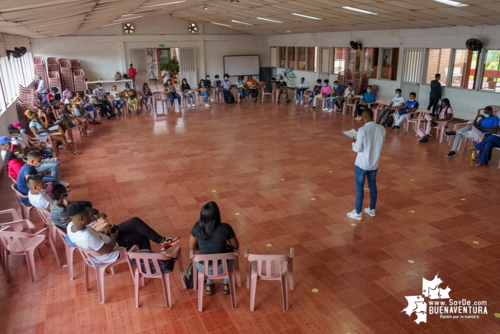 Los jóvenes de Buenaventura participan con sus propuestas de como quieren ver a Buenaventura en el año 2040