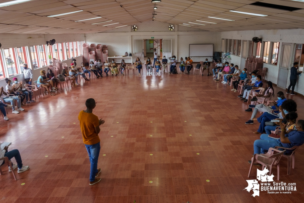 Los jóvenes de Buenaventura participan con sus propuestas de como quieren ver a Buenaventura en el año 2040