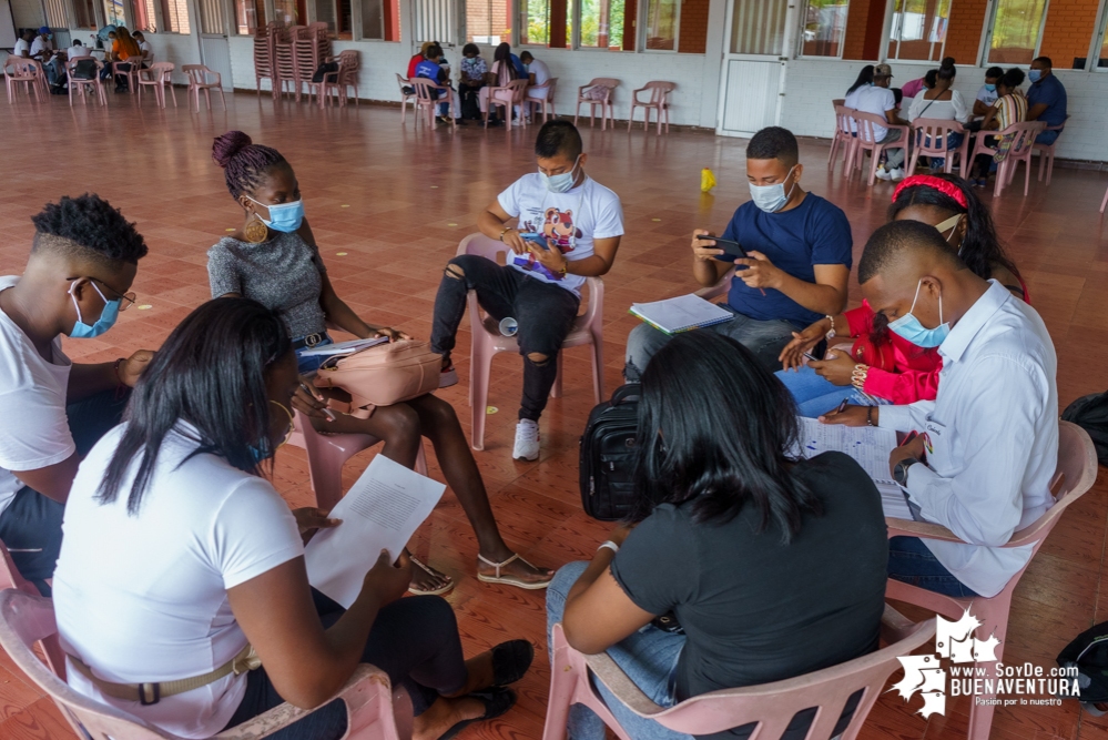 Los jóvenes de Buenaventura participan con sus propuestas de como quieren ver a Buenaventura en el año 2040