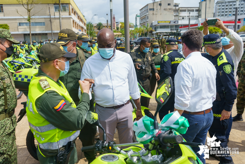 El Mindefensa anunció que 1.040 hombres de la Fuerza Pública garantizan seguridad territorial en los barrios de Buenaventura