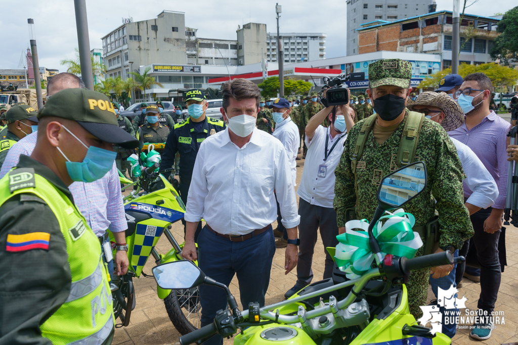 El Mindefensa anunció que 1.040 hombres de la Fuerza Pública garantizan seguridad territorial en los barrios de Buenaventura