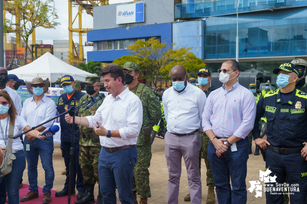 El Mindefensa anunció que 1.040 hombres de la Fuerza Pública garantizan seguridad territorial en los barrios de Buenaventura